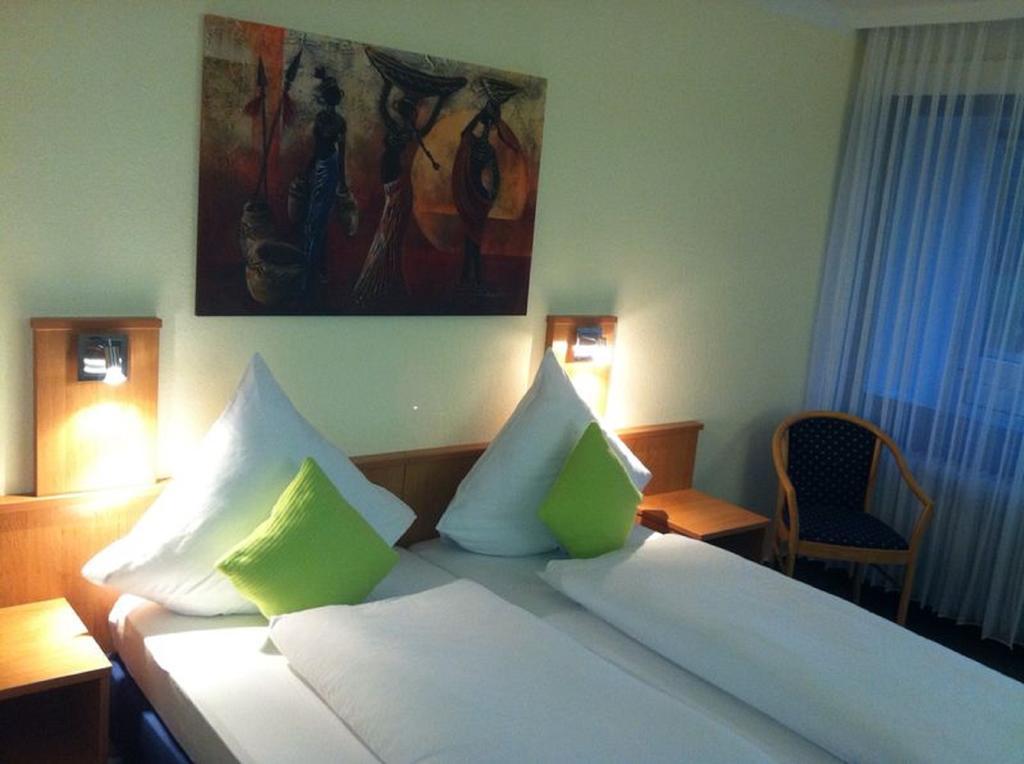 Stadthotel باد فولنغبوستل الغرفة الصورة
