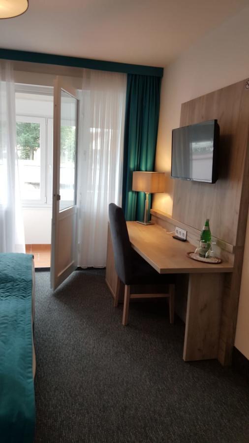 Stadthotel باد فولنغبوستل المظهر الخارجي الصورة
