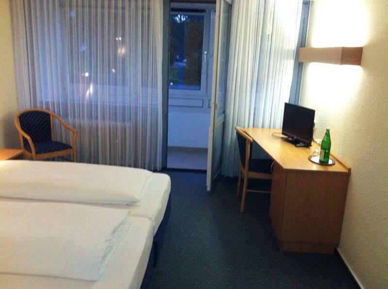 Stadthotel باد فولنغبوستل المظهر الخارجي الصورة